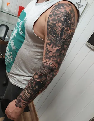 Divine Tattoo Studio Tatuażu Piercing